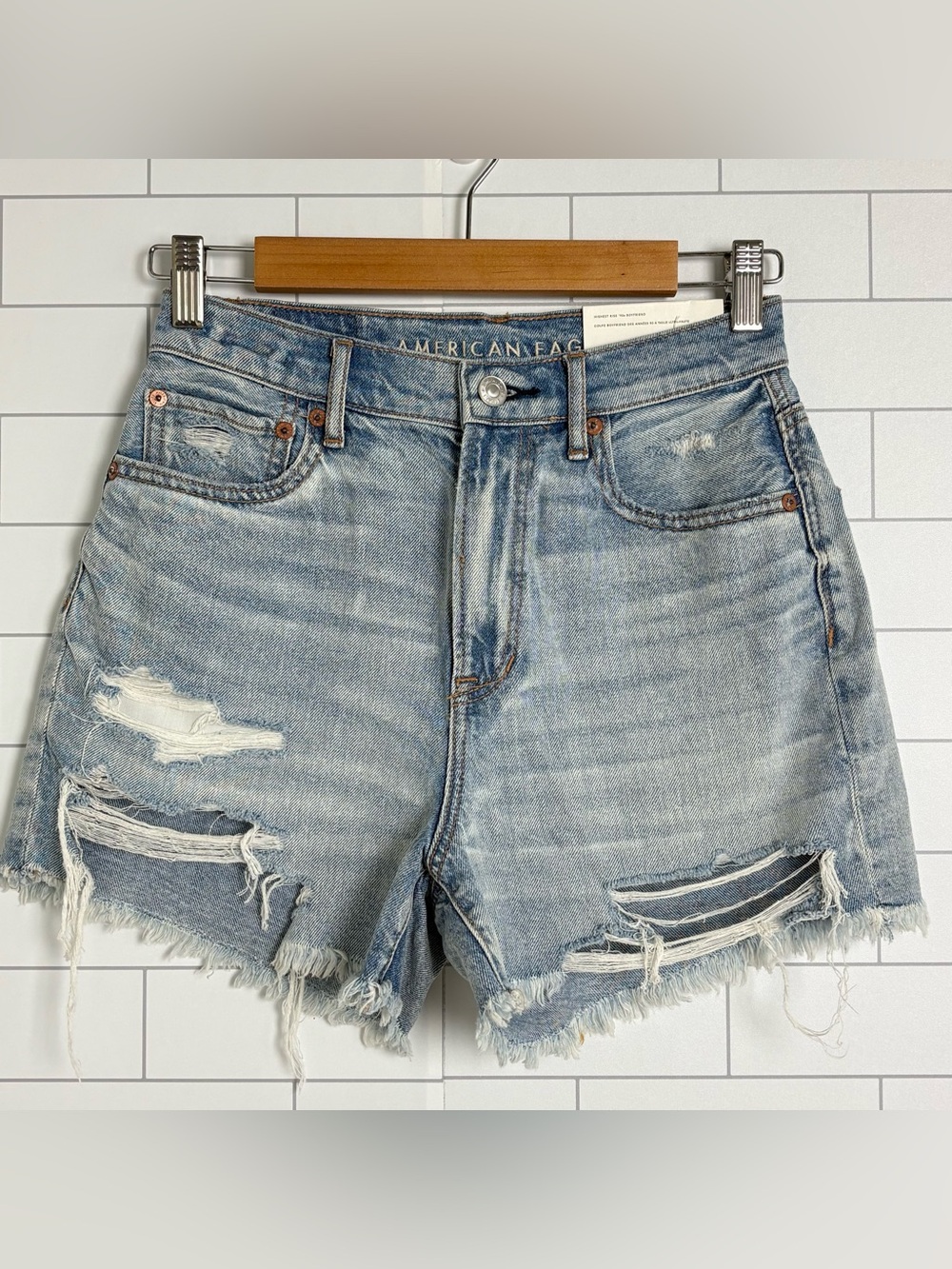 NWT American Eagle Highest Rise 90s Boyfriend Jean Shorts Size 2 26W Destroyed